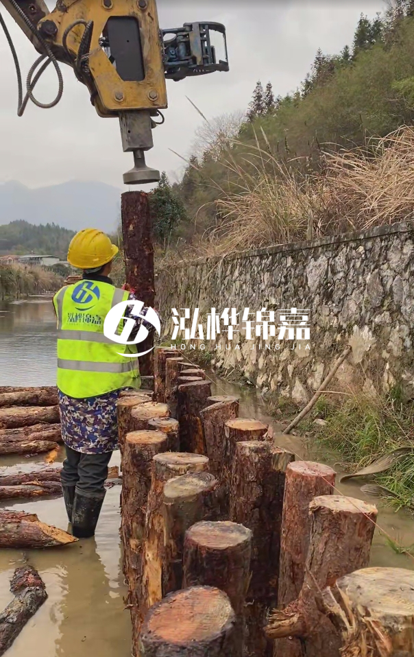 松木樁護(hù)坡如何維護(hù)以延長使用壽命？做防腐可以嗎？