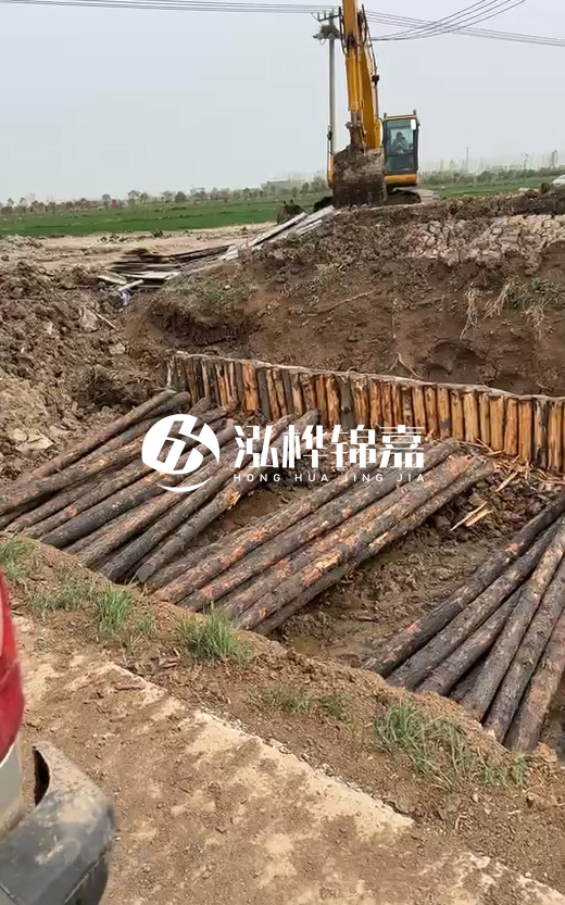 5米大頭16松木樁多少錢一根？按小頭報(bào)價(jià)貴還是大頭報(bào)價(jià)貴？