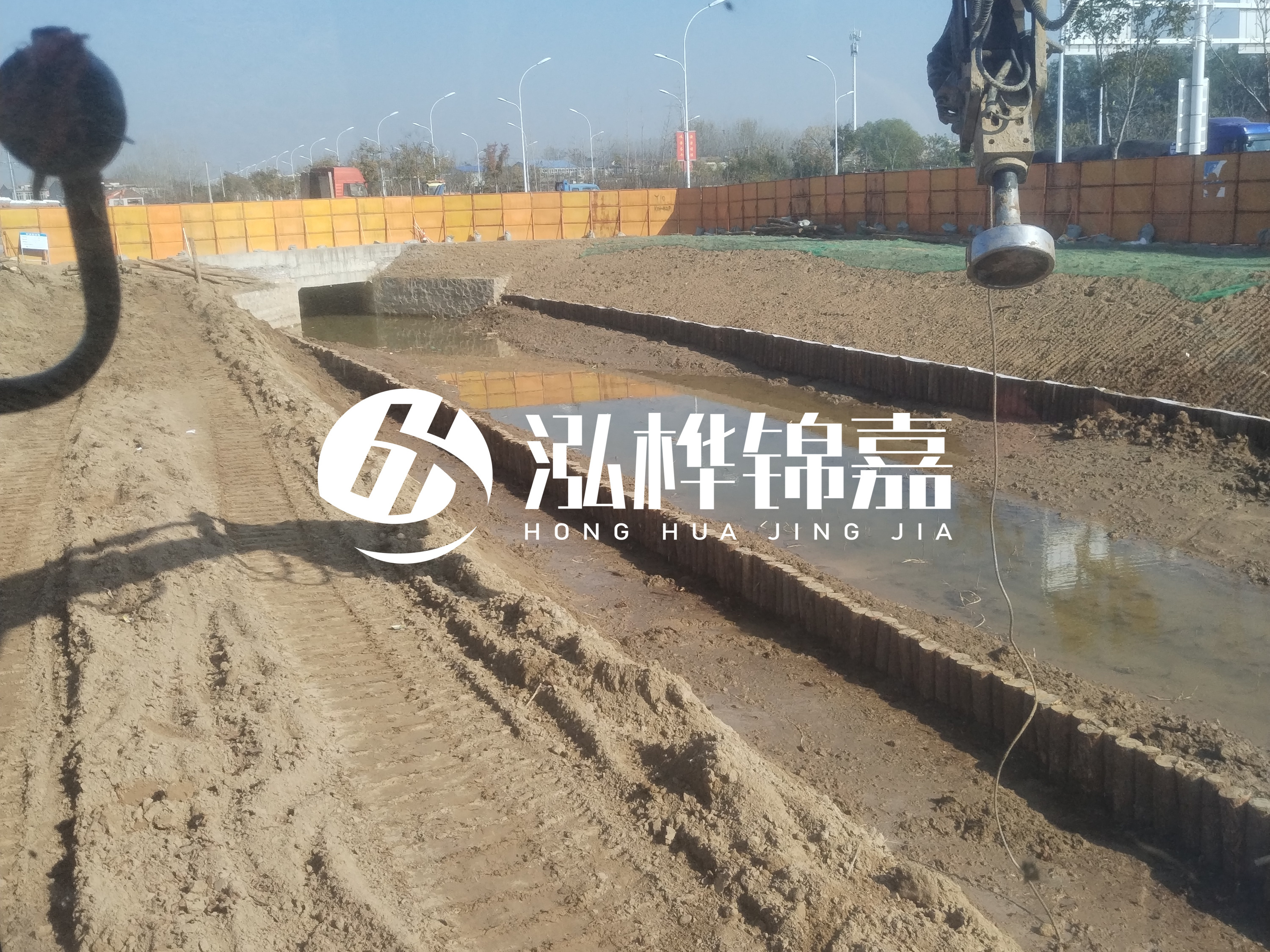 木樁打入地下作用是什么？松木樁在地底下會(huì)爛嗎？