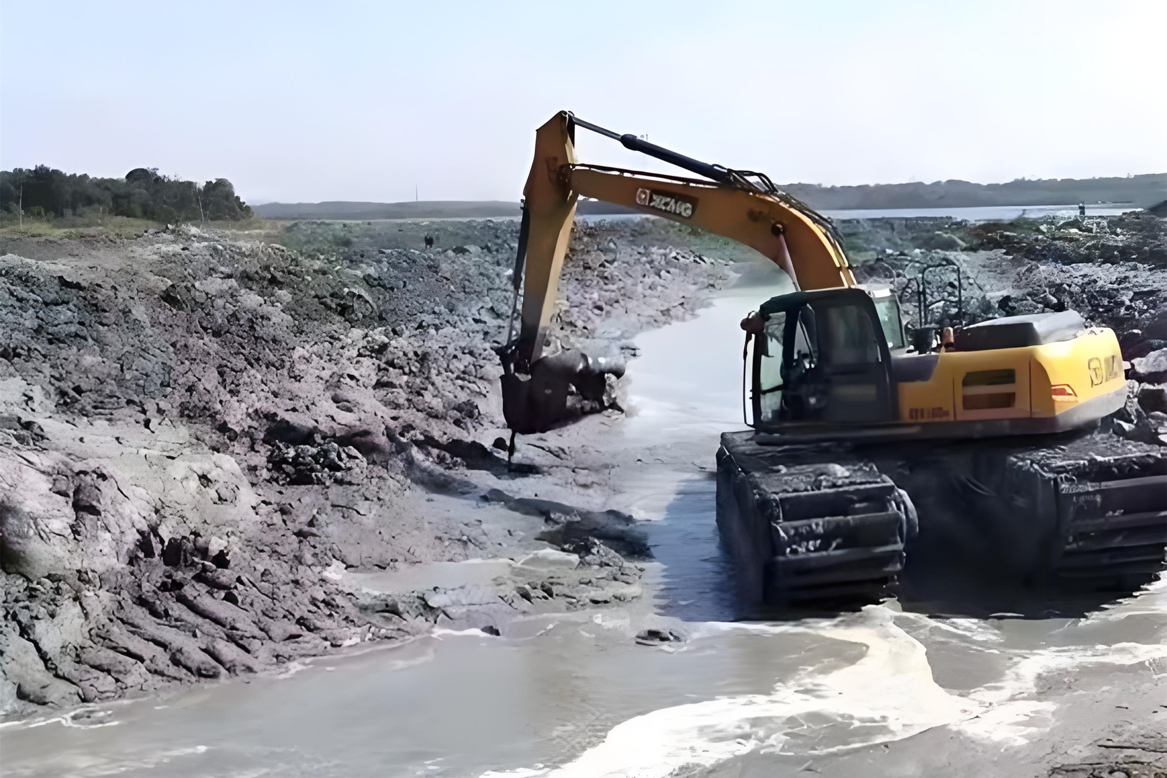 安徽水挖清淤團(tuán)隊(duì)泓樺錦嘉-挖機(jī)怎么清理魚塘淤泥？