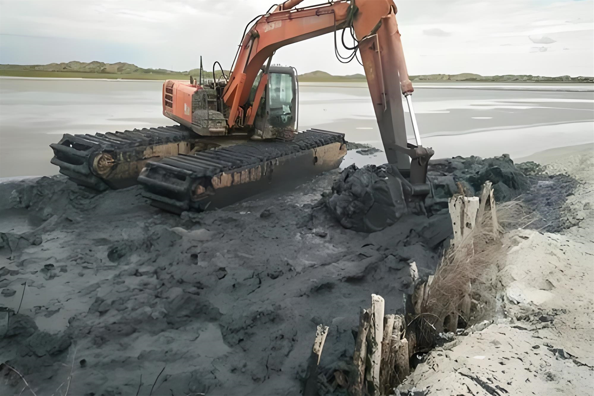 河南鄭州挖機清淤施工隊-沼澤地清淤的施工團隊需要什么資質(zhì)？