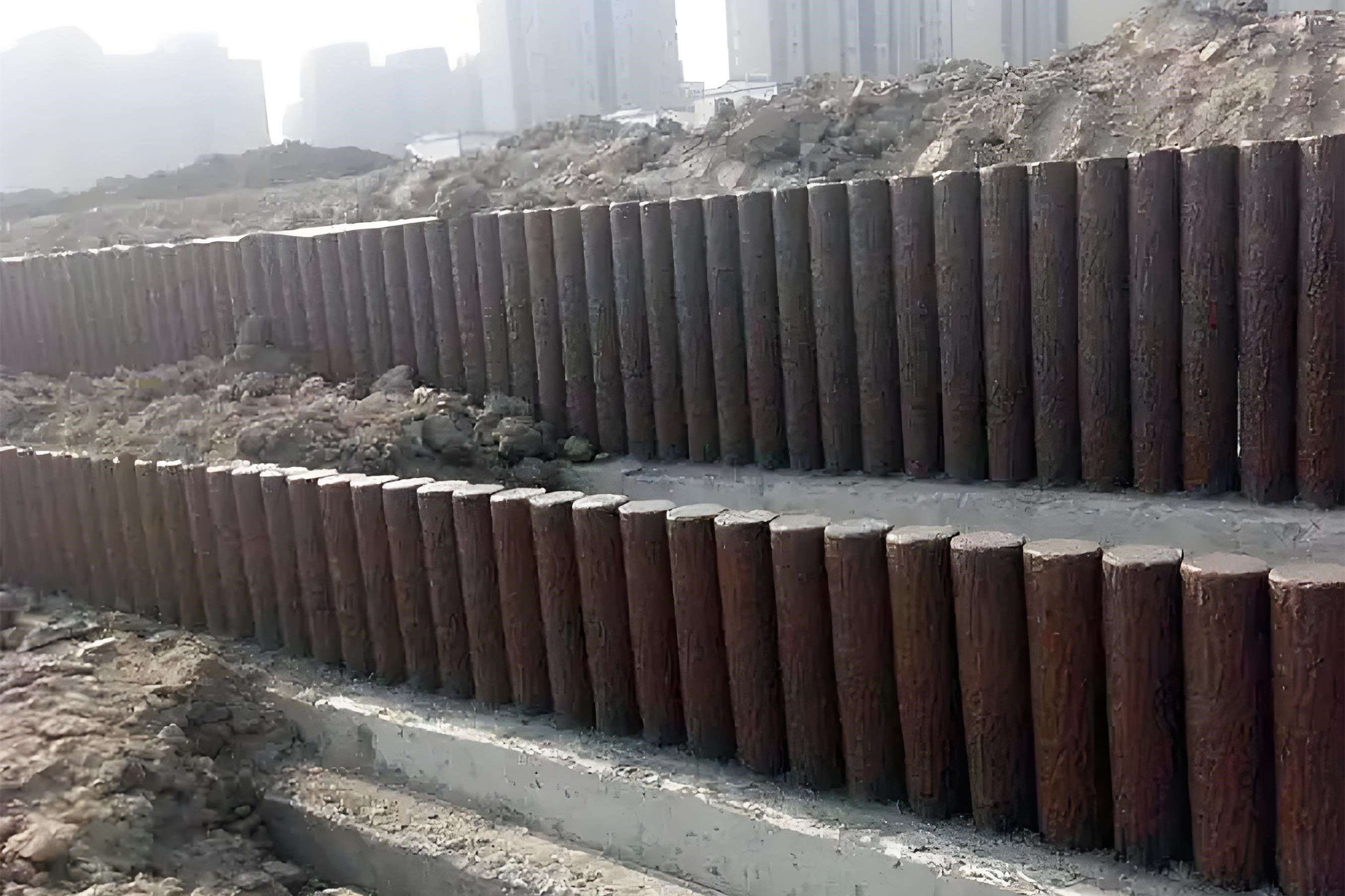 水泥樁批發(fā)廠家泓樺錦嘉-水泥圓樁適合用于哪些建筑工程？